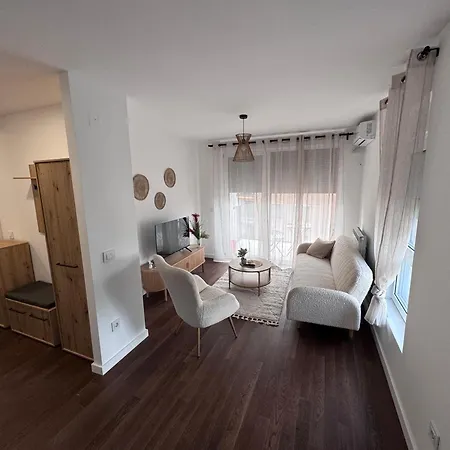 Tesla Apartman's Апартаменты